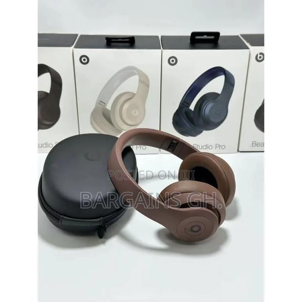 Beats Studio Pro Headset With Protective Case · Photo 4