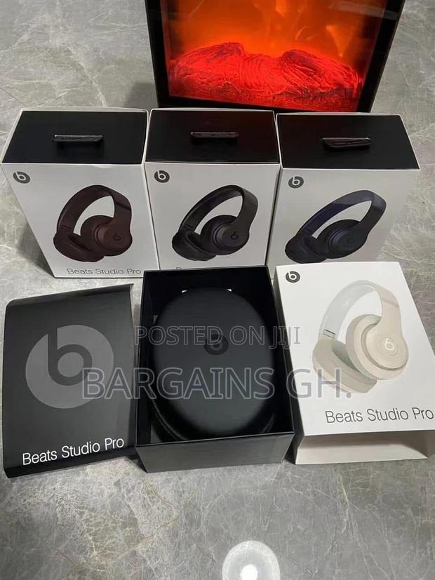 Beats Studio Pro Headset With Protective Case · Photo 2