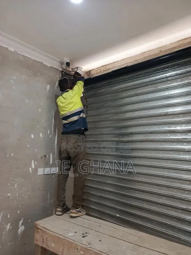 Shutter Roller Gate Installation · Photo 1