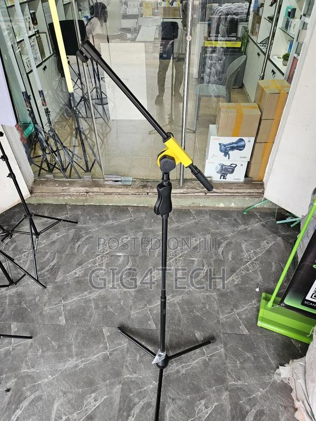 Heavy Duty Microphone Stand With Quick Release · Photo 1