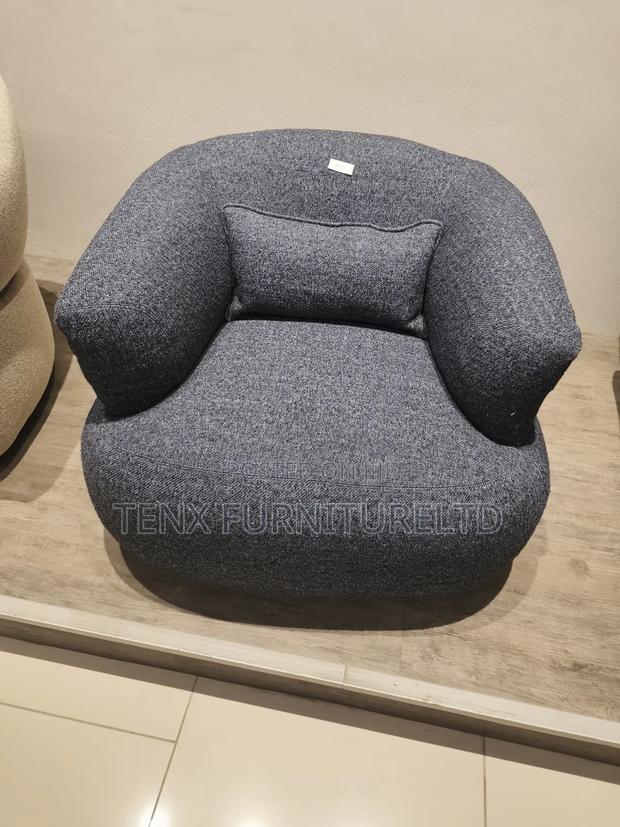 Swivel Chair ( Fabric In) · Photo 1