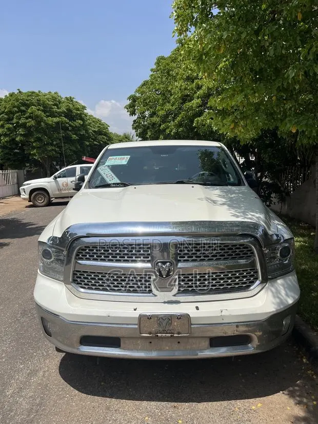 Dodge RAM 1500 5.7 Petrol AWD 2018 White · Photo 1