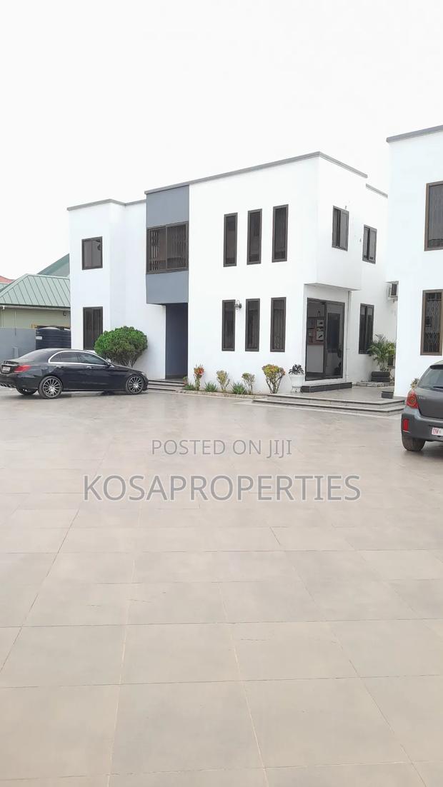 2bdrm Apartment in Adjiringanor, Adjiriganor for sale · Photo 3