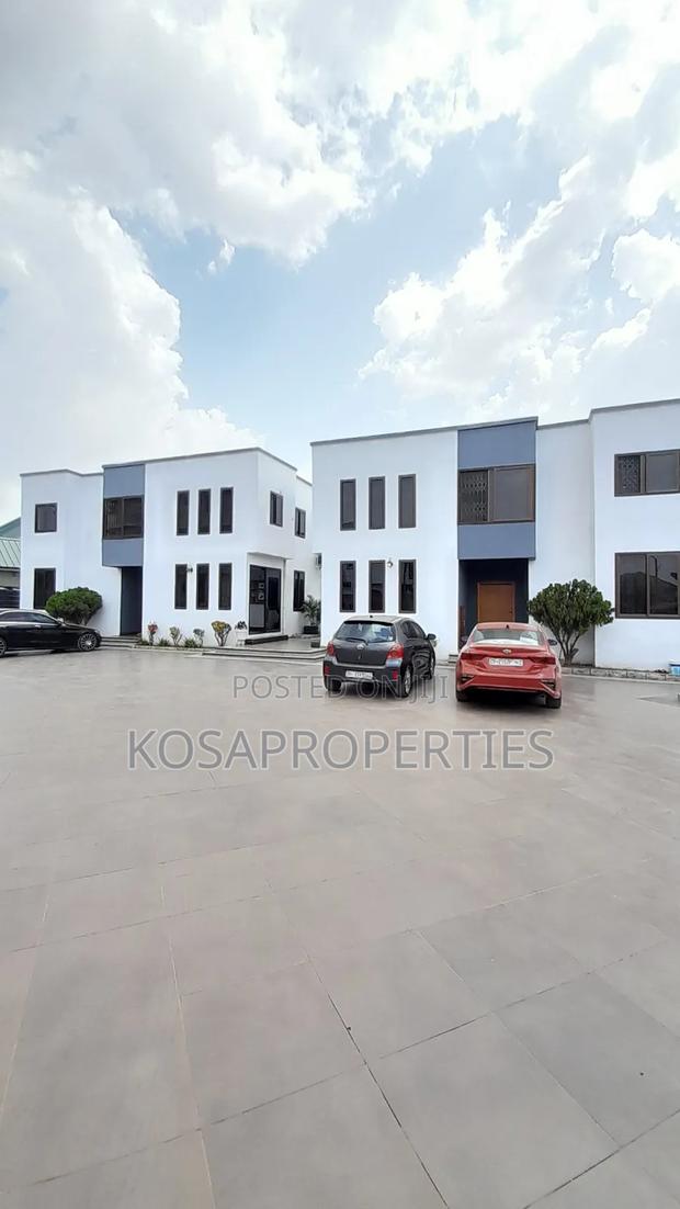 2bdrm Apartment in Adjiringanor, Adjiriganor for sale · Photo 1