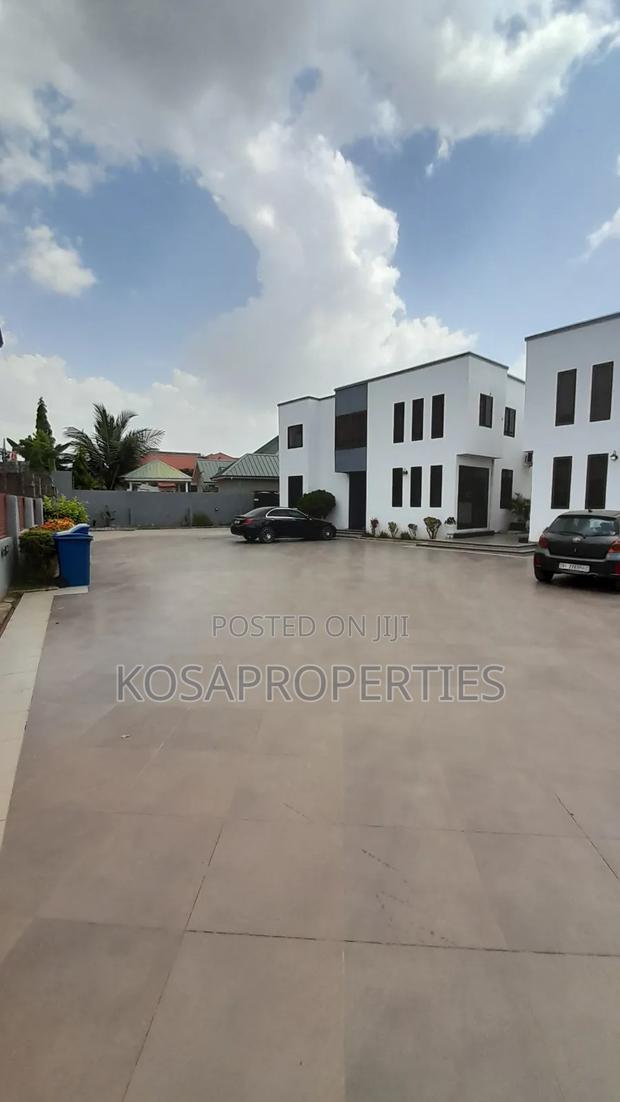 2bdrm Apartment in Catapillar, Adjiriganor for rent · Photo 2