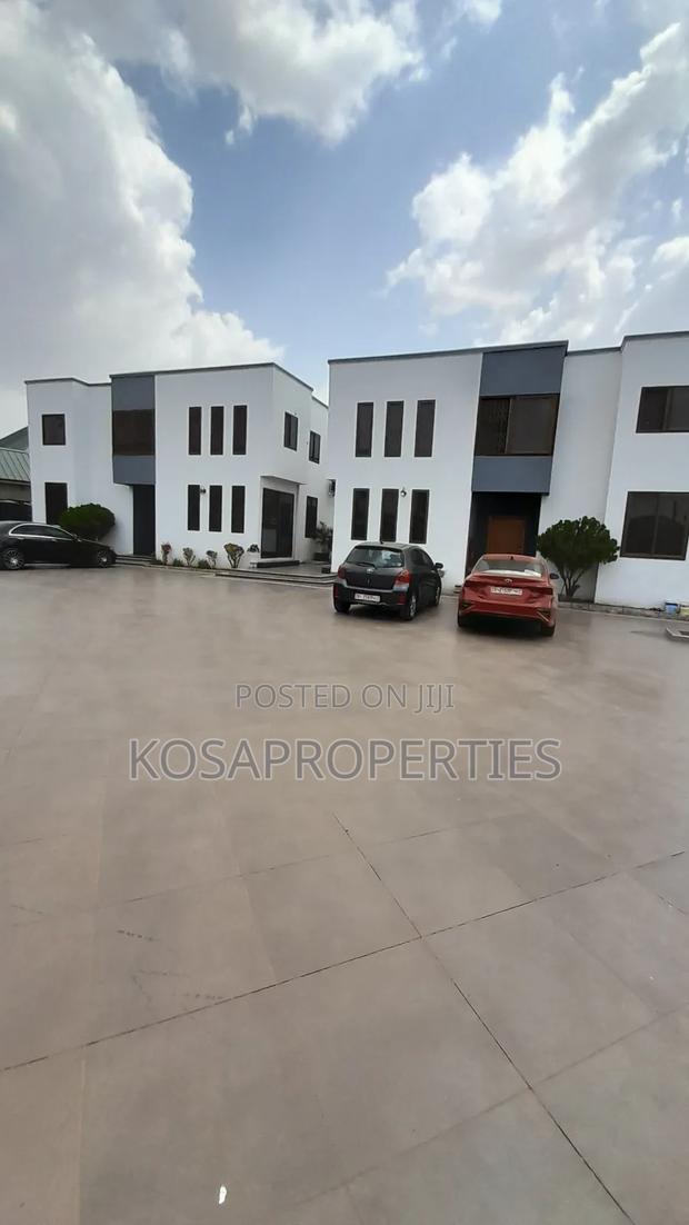 2bdrm Apartment in Catapillar, Adjiriganor for rent · Photo 1