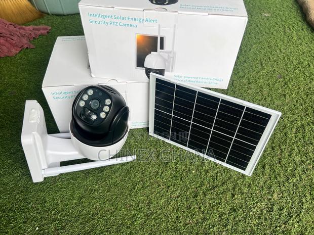Interlligent PTZ Solar Security Camera · Photo 1