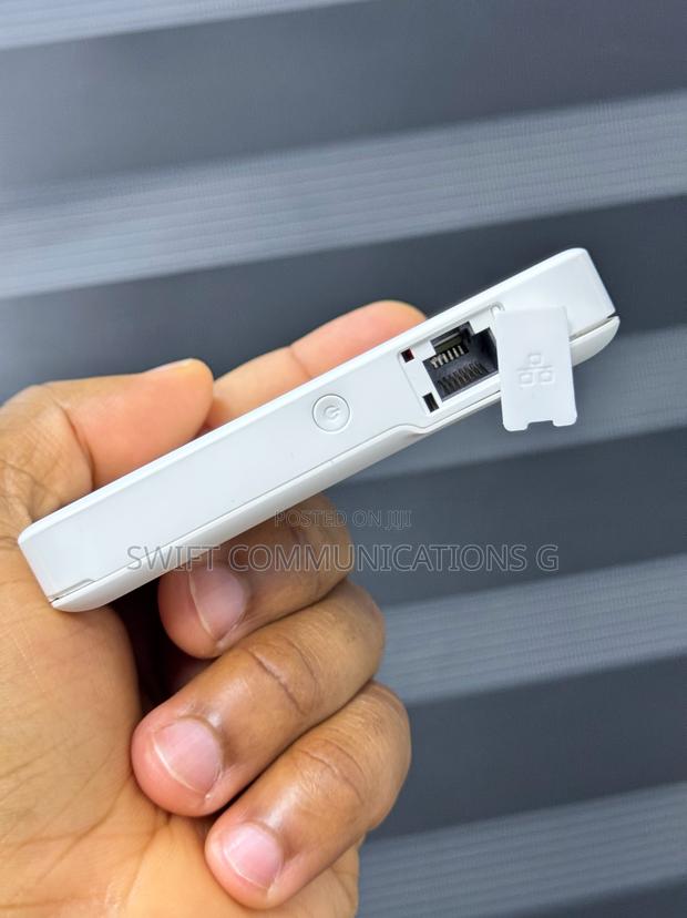 Universal ZLT 4G+ Mifi · Photo 3