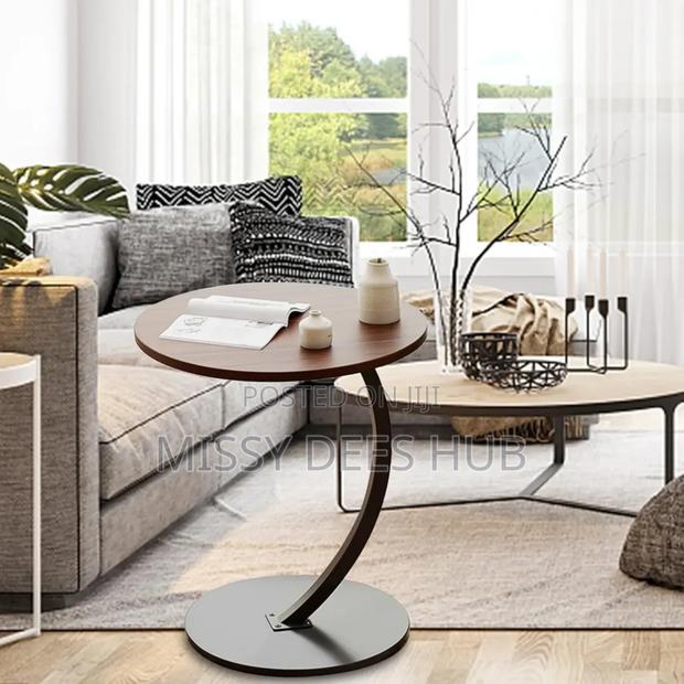 Round Side Table · Photo 3