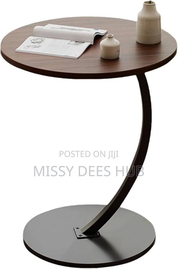 Round Side Table · Photo 8
