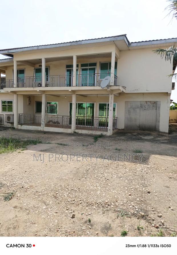 5bdrm House in Hfc Estate Phase 1, Tema Metropolitan for sale · Photo 4