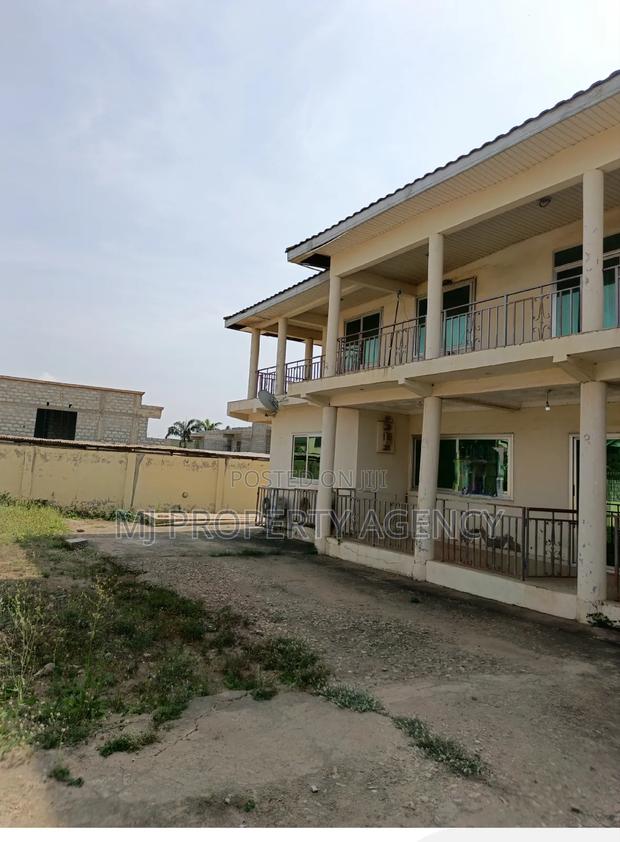 5bdrm House in Hfc Estate Phase 1, Tema Metropolitan for sale · Photo 1