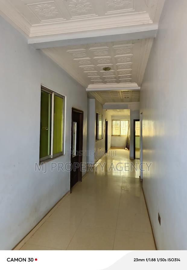 5bdrm House in Hfc Estate Phase 1, Tema Metropolitan for sale · Photo 6