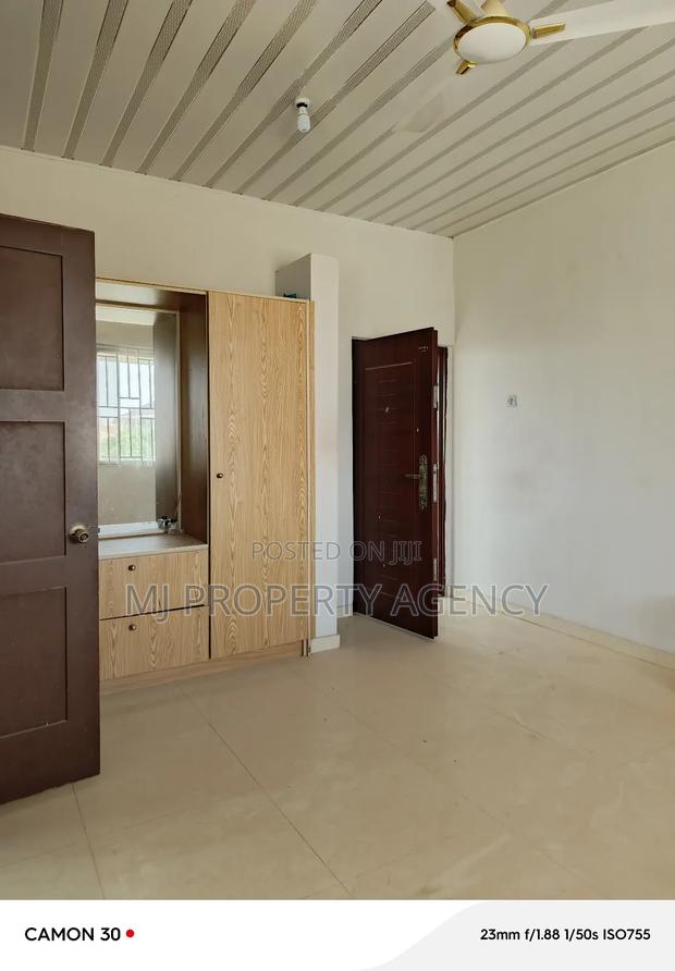 5bdrm House in Hfc Estate Phase 1, Tema Metropolitan for sale · Photo 8