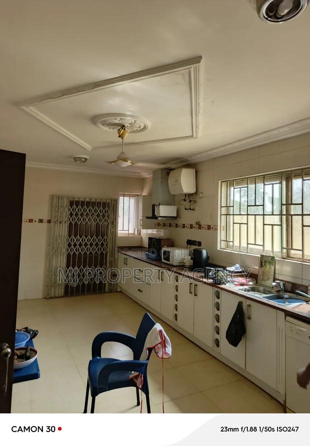 5bdrm House in Hfc Estate Phase 1, Tema Metropolitan for sale · Photo 2