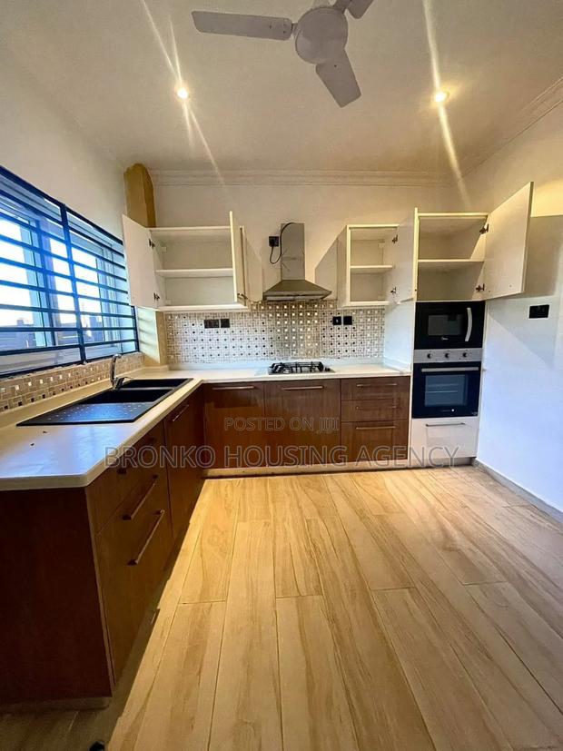 3bdrm Townhouse / Terrace in Bronko Housing, Burma Camp for rent · Photo 3