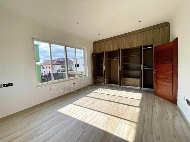 3bdrm Townhouse / Terrace in Bronko Housing, Burma Camp for rent · Photo 6