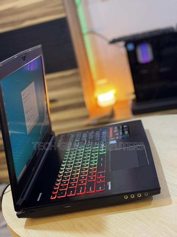 Laptop MSI GT62VR 7RE Dominator Pro 16GB Intel Core i7 HDD+SSD 1T · Photo 3