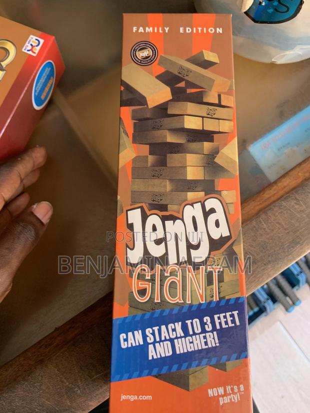 Jenna Giant Bricks Party Game · Photo 1