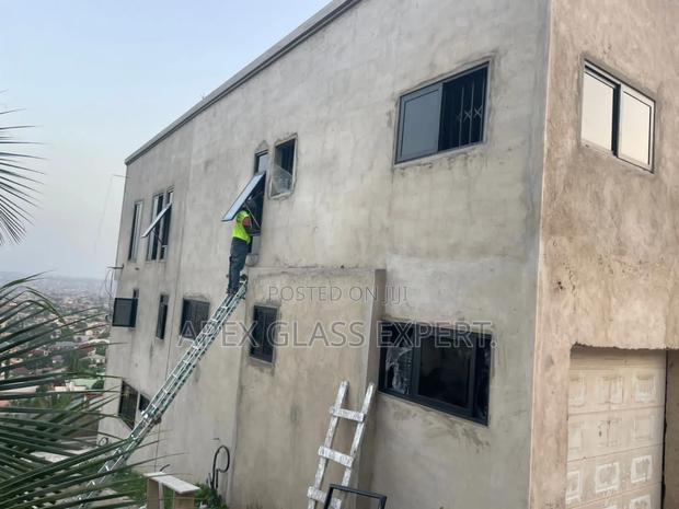 K*50 Slides and Awning Windows Installed · Photo 4