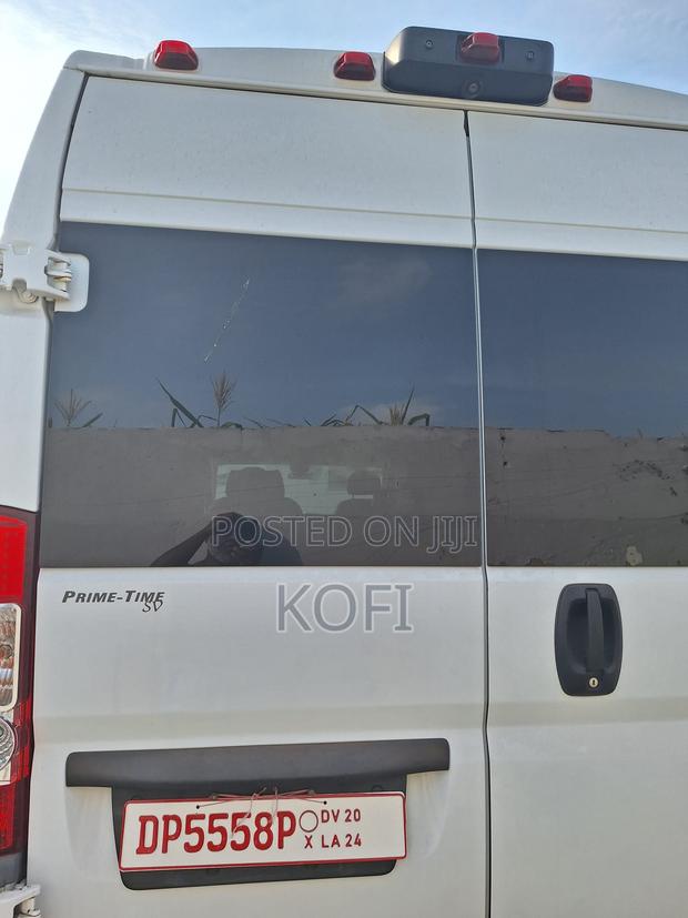 Dodge B3500 2015 White · Photo 2