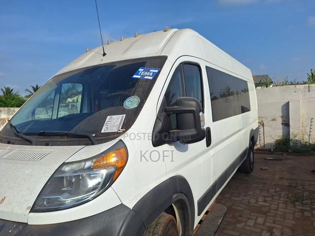 Dodge B3500 2015 White · Photo 5