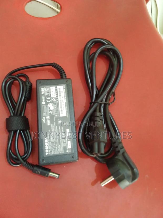 Toshiba Adapter Toshiba Laptop Adapter · Photo 1