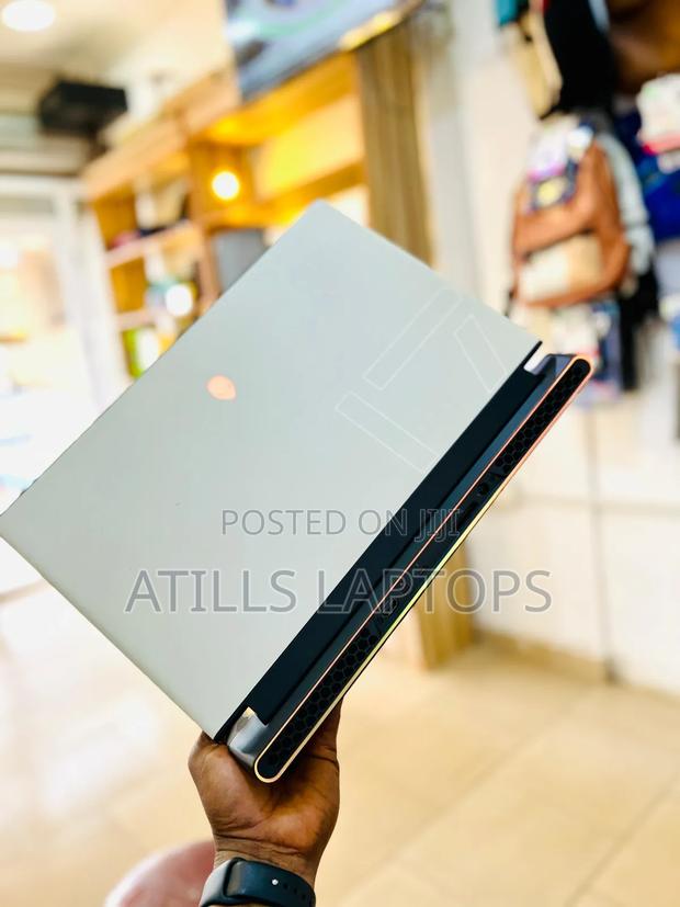 Laptop Alienware M17x R2 16GB Intel Core I7 SSD 512GB · Photo 5