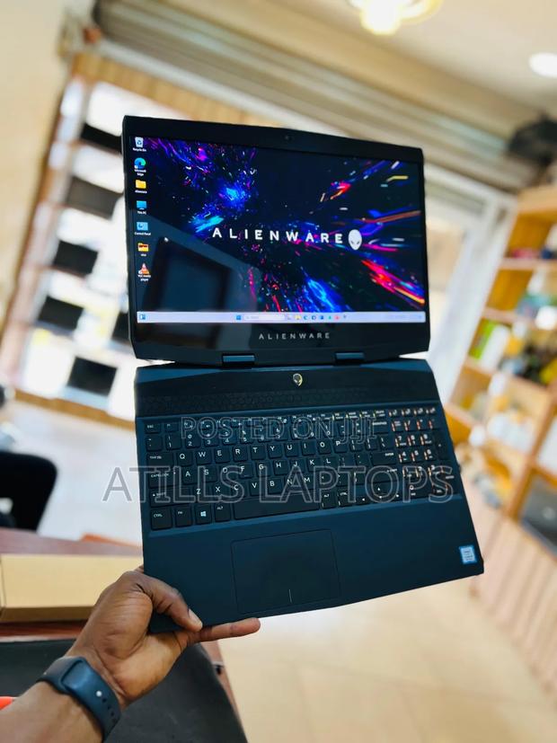 Laptop Alienware Area-51m 32GB Intel Core I9 SSD 1T · Photo 1