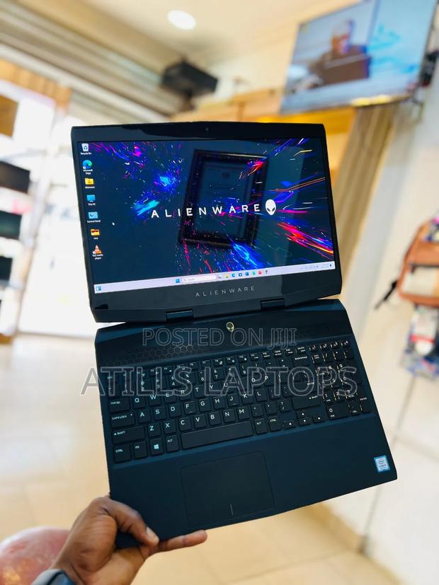Laptop Alienware Area-51m 32GB Intel Core I9 SSD 1T · Photo 7