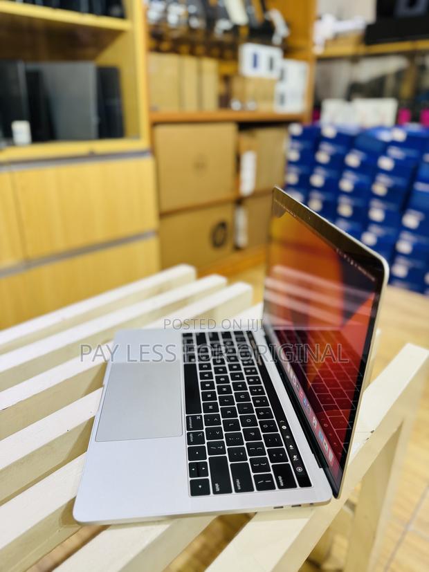 Laptop Apple MacBook Pro 2018 16GB Intel Core i5 SSD 512GB · Photo 2