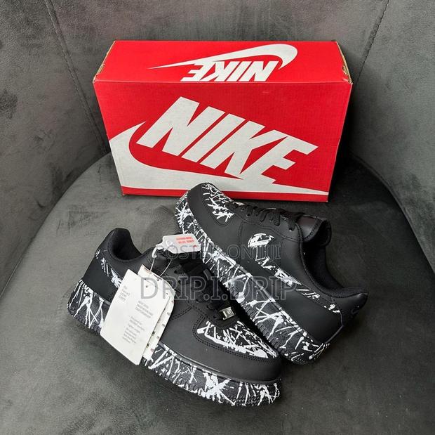 Airforce 1black With Touches of White.Grade a ,Hard and Toug · Photo 1