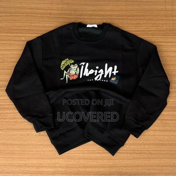 High Quality Unisex Heavy Sweatshirts · Photo 5