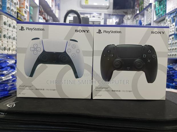 Play Station 5 Wireless Controller · Photo 3