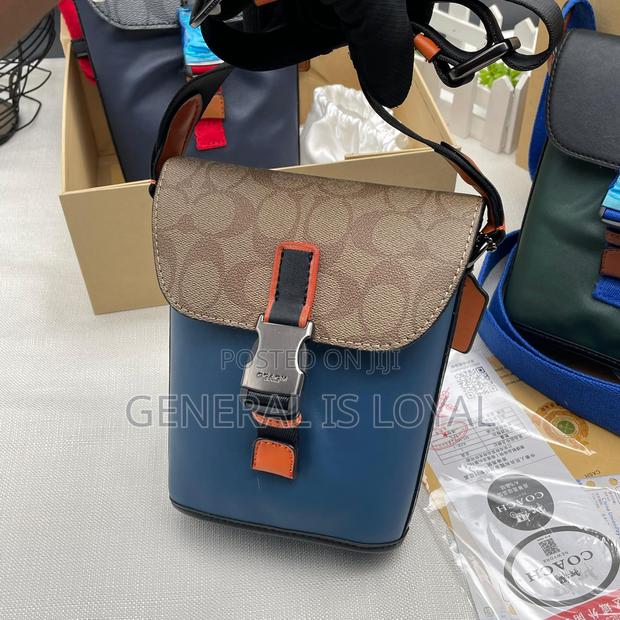 Coach Side Bag · Photo 1
