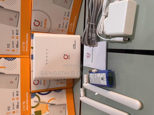 Universal Ax9 PRO Wifi Router · Photo 2