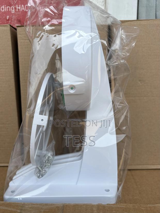 Camera Mount CCTV Indoor and Outdoor Plastic · Photo 2