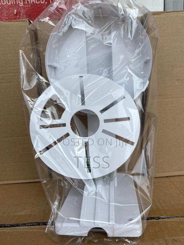 Camera Mount CCTV Indoor and Outdoor Plastic · Photo 1