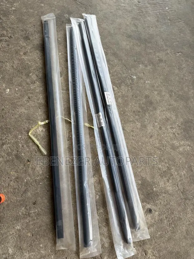 Honda Accord Door Mouth Window Trim 2018 2019 2020 2021 2022 · Photo 1