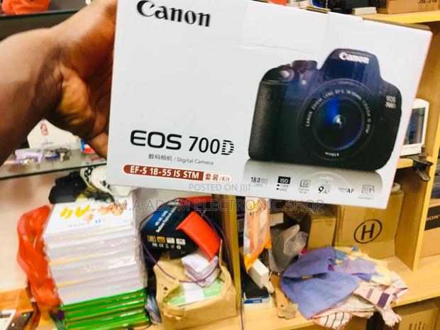 Canon EOS 700D With Lens: Capture Your World in Vivid Detail · Photo 1