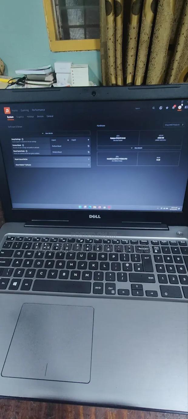 Laptop Dell Inspiron 15 5567 16GB Intel Core i7 SSD 256GB · Photo 6