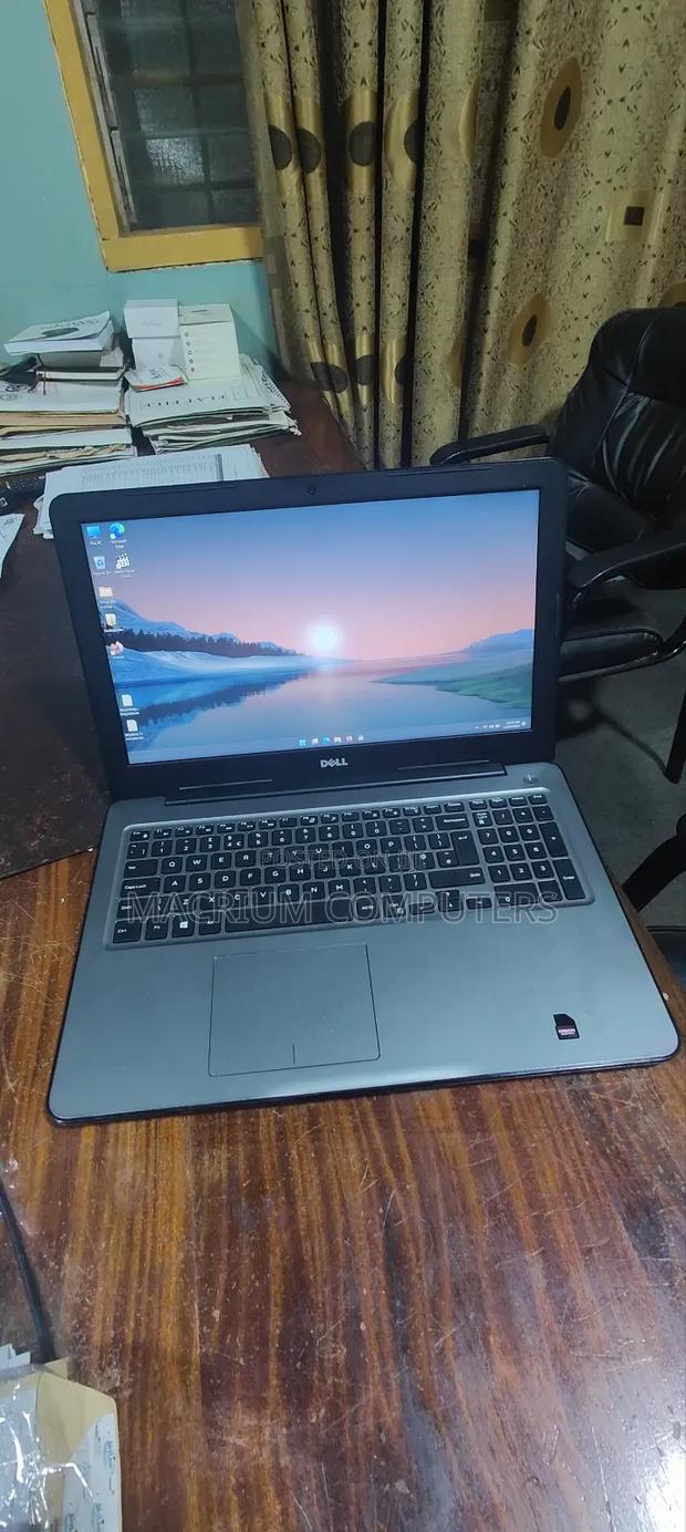 Laptop Dell Inspiron 15 5567 16GB Intel Core i7 SSD 256GB · Photo 7