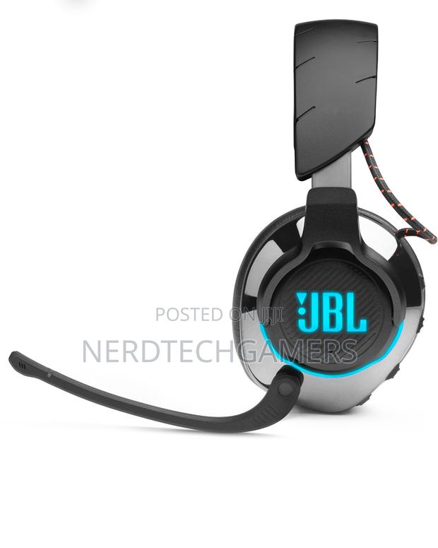 JBL Quantum 810 Wireless Noise-Canceling Over-Ear Headset · Photo 2