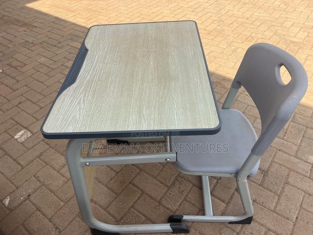 Brand New Students Desks · Photo 1