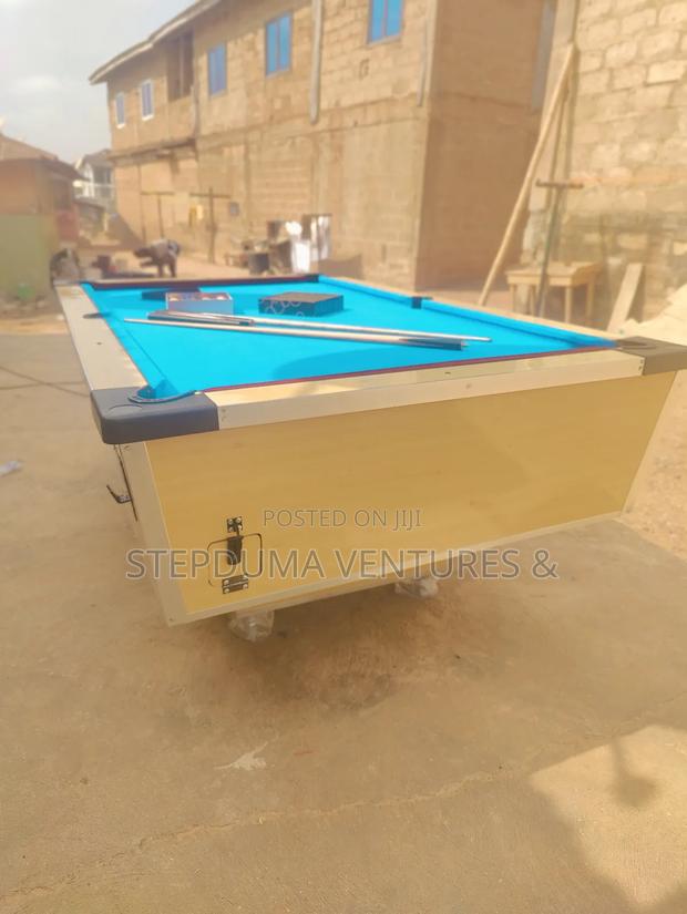 Pool Tabke With 40pcs of Token Coins · Photo 1