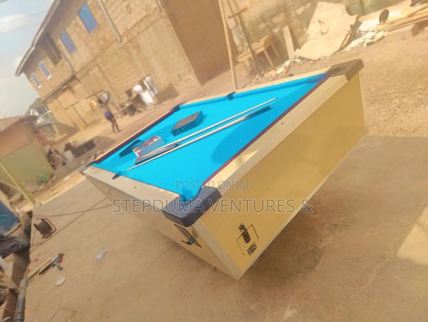 Pool Tabke With 40pcs of Token Coins · Photo 5