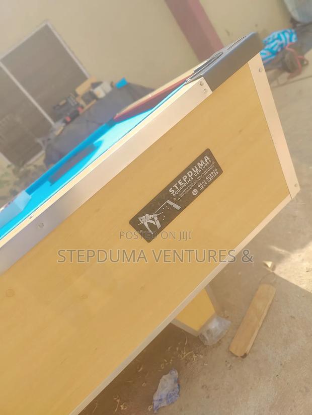 Pool Tabke With 40pcs of Token Coins · Photo 3