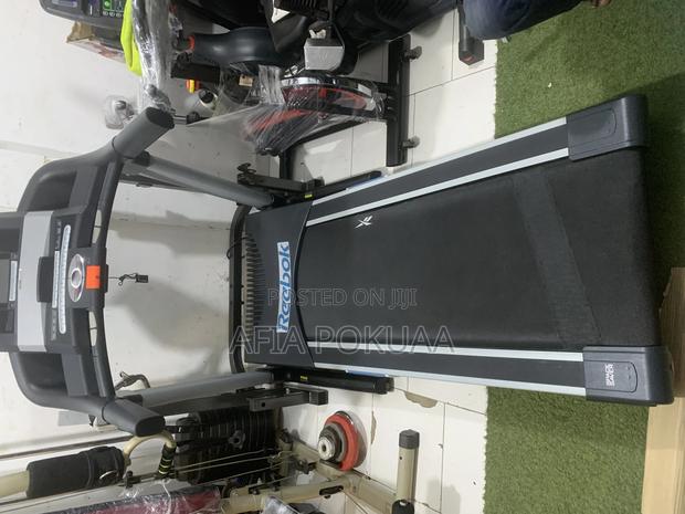 Reebok Commercial Treadmill · Photo 2