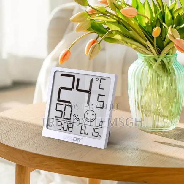 Digital LCD Thermometer Hydrometer Humidity Meter Clock · Photo 1