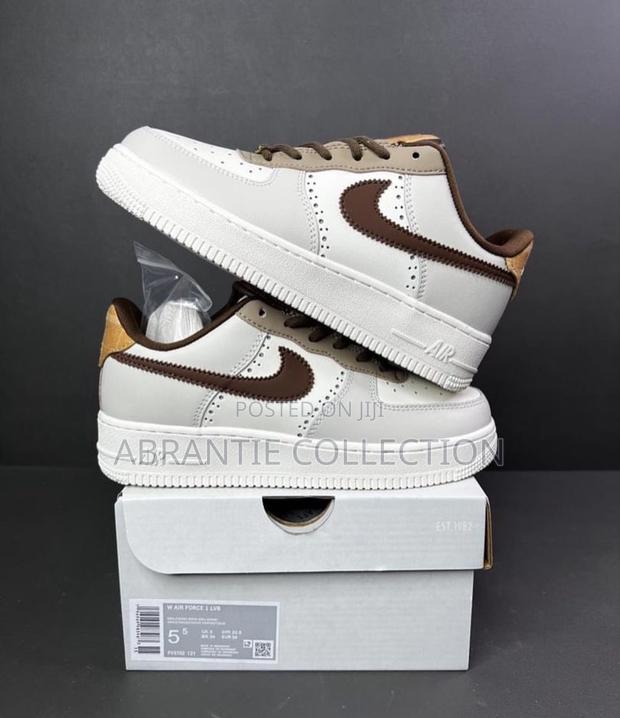 Nike Air Force 1 Brogues Sneaker · Photo 2